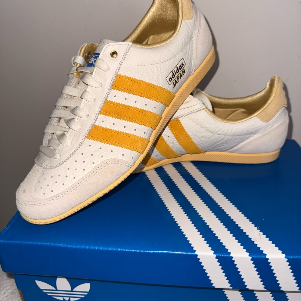 Adidas White and Yellow Sneakers